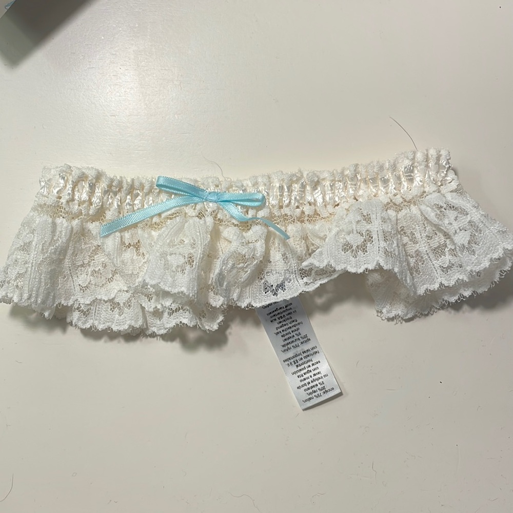 Hanky-panky garter
